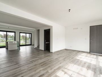 venta departamento 4 ambientes,Town Kiri, Nordelta