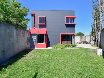 Casa 2 dormi c/ lavadero cochera jardin