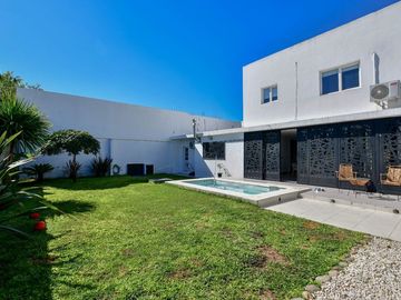 Venta Casa 2 Dormitorios con Verde Pileta La Plata