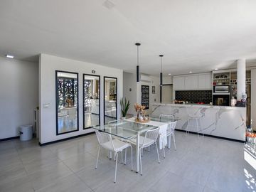 Venta Casa 2 Dormitorios con Verde Pileta La Plata