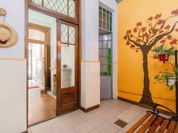 Venta Casa Cochera y Gran Terraza Thames  Paraguay
