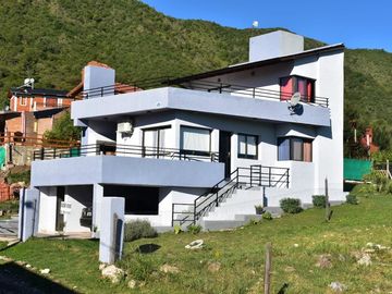 VENTA CASA + LOCAL SANTA ROSA DE CALAMUCHITA