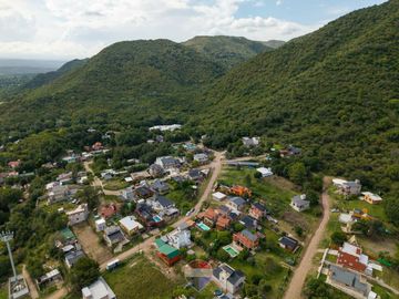 VENTA CASA + LOCAL SANTA ROSA DE CALAMUCHITA