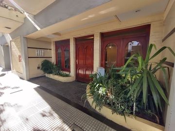 MONOAMBIENTE DIVIDIDO CON DORMITORIO SEPARADO LURO