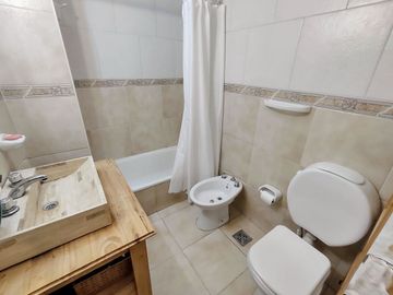 MONOAMBIENTE DIVIDIDO CON DORMITORIO SEPARADO LURO