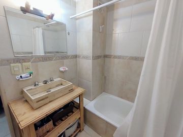 MONOAMBIENTE DIVIDIDO CON DORMITORIO SEPARADO LURO