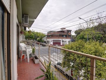 Departamento 4 ambientes. Balcón. Patio Versalles