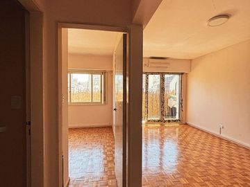 VENTA 2 AMBIENTES CON BALCÓN