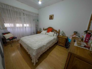 VENTA CASA 3 AMBIENTES EN CIUDADELA CON JARDIN