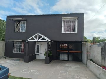 Venta Casa 5 amb + depto 2 amb, a mtrs R6 Campana