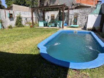 VENTA CASA 4 AMBIENTES ITUZAINGO CON PILETA