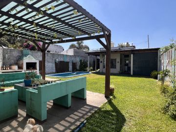 VENTA CASA 4 AMBIENTES ITUZAINGO CON PILETA