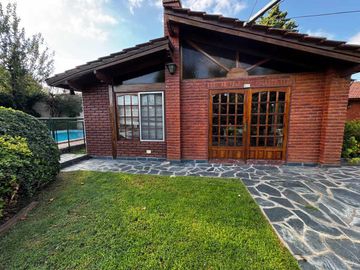 VENTA CASA QUINTA PILETA 1470M2 VILLA UDAONDO