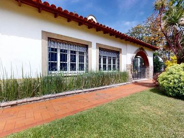CASA ALQUILER  5 AMBIENTES CASTELAR NORTE