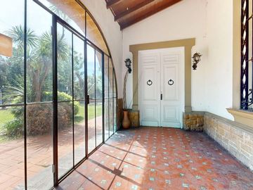CASA ALQUILER  5 AMBIENTES CASTELAR NORTE