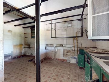 CASA ALQUILER  5 AMBIENTES CASTELAR NORTE