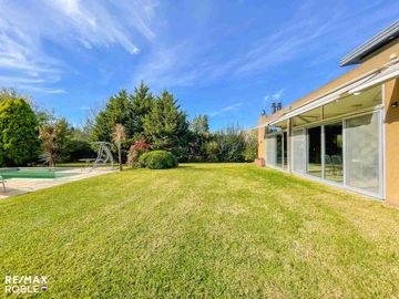 CASA EN VENTA CAMPOS DE ROCA 3 DORMITORIOS
