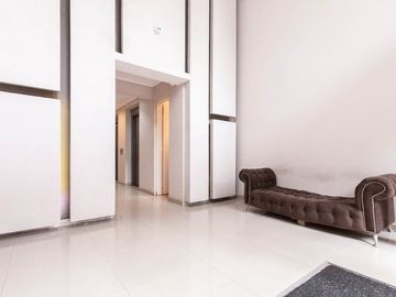Dpto 2 Amb con Cochera y Balcón- Piso 7 Lanús Este