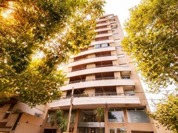 Dpto 2 Amb con Cochera y Balcón- Piso 7 Lanús Este