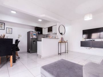 Dpto 2 Amb con Cochera y Balcón- Piso 7 Lanús Este