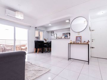 Dpto 2 Amb con Cochera y Balcón- Piso 7 Lanús Este