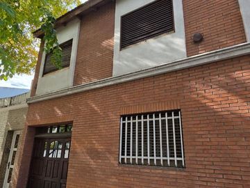 VENTA CASA 5 AMB. P.AVELLANEDA COCHERA QUINCHO