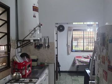 VENTA CASA 5 AMB. P.AVELLANEDA COCHERA QUINCHO