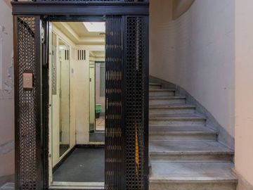 Venta, monoambiente frente, Av. Corrientes