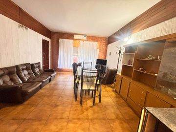 VENTA CASA + DUPLEX DE 3 AMBIENTES C/U CON PATIO
