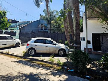 VENTA GRAN CASA  330 m2, lo mejor de José L.Suarez