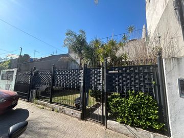 VENTA GRAN CASA  330 m2, lo mejor de José L.Suarez