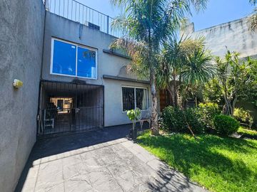 VENTA GRAN CASA  330 m2, lo mejor de José L.Suarez