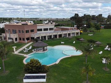 VENTA CASA 5 AMBIENTES BARRIO LA ALAMEDA  ESTRENAR