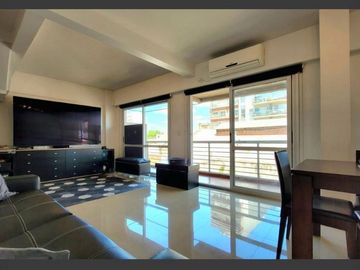 VENTA DPTO DUPLEX DE CATEGORIA 4 AMB EN FLORES