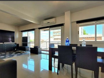 VENTA DPTO DUPLEX DE CATEGORIA 4 AMB EN FLORES