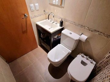 VENTA DPTO DUPLEX DE CATEGORIA 4 AMB EN FLORES