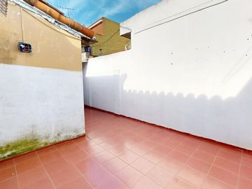 PH 2 AMB, VENTA EN QUILMES OESTE CON PATIO