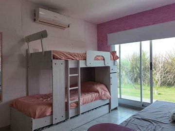 CASA 2 DORMITORIOS  -  MÁS LOTE 300M2 BRISANOVA