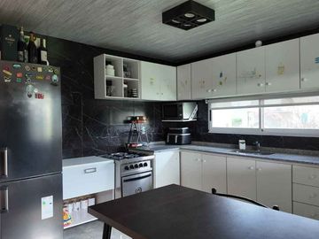 CASA 2 DORMITORIOS  -  MÁS LOTE 300M2 BRISANOVA
