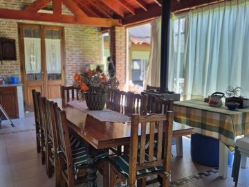 CASA EN VENTA EN CAPILLA DEL SEÑOR CON PILETA.