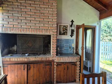 CASA EN VENTA EN CAPILLA DEL SEÑOR CON PILETA.