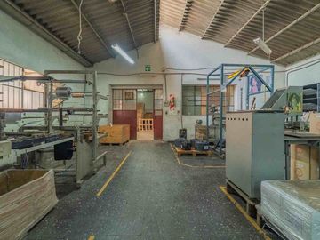 UNICO EN CABA 3 DEPOSITOS / TERRENOS unificados