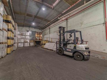 UNICO EN CABA 3 DEPOSITOS / TERRENOS unificados
