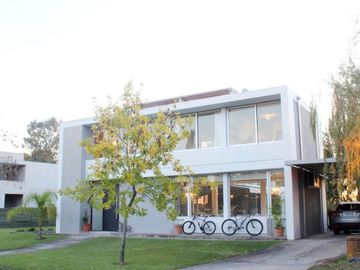 casa moderna hormigon con increible vistas