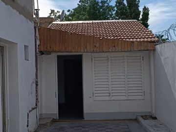 Casa + depto + local comercial Centro Cutral Co