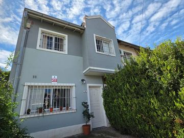 VENTA PH 4 AMBIENTES COCHERA PATIO PILAR CENTRO
