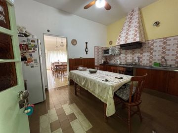 VENTA CASA 3 AMB VILLA LUZURIAGA / DEPOSITO