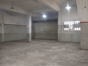 VENTA  GALPON EN CASEROS BIEN UBICADO FINANCIACION