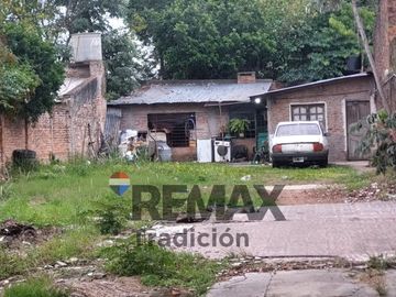 Vta Casa a Reciclar y Local en Gran Terreno Rcia