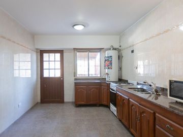 CASA EN VENTA EN JAGUEL 5 AMBIENTES APTA CREDITO